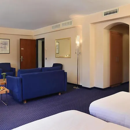 Hotel Intercityhotel 3*