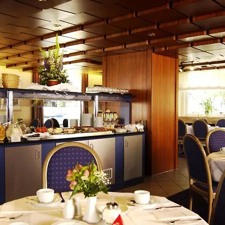 Intercityhotel 3*